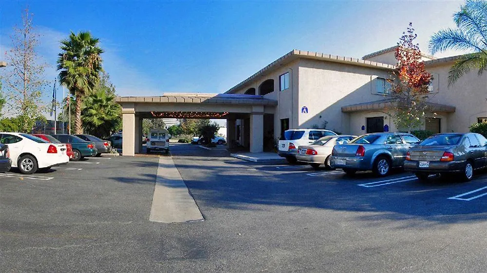 Hotel D'Lins Ontario Airport 3*,  Estados Unidos da América